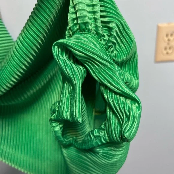 Akira green top/ bodysuit - Picture 5 of 5